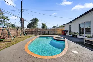 62 Barbados Dr, Lake Worth Beach, FL 33461 - Photo 8