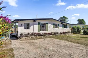 62 Barbados Dr, Lake Worth Beach, FL 33461 - Photo 2