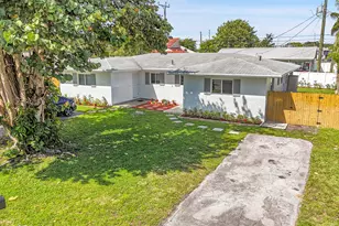 2821 NE 2nd Ave, Boca Raton, FL 33431 - Photo 2