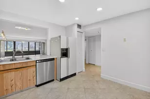 5533 Fairway Park Dr, Boynton Beach, FL 33437 - Photo 18