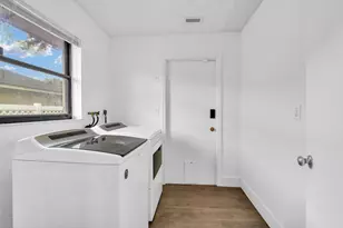 7014 NW 38th Manor, Coral Springs, FL 33065 - Photo 16