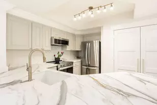 720 S Sapodilla Ave, West Palm Beach, FL 33401 - Photo 1