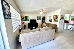 635 Durham W, Deerfield Beach, FL 33442 - Photo 4