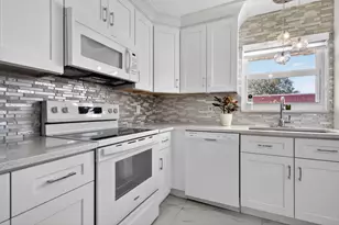 168 Amherst Ln, Lake Worth, FL 33467 - Photo 8