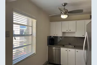 901 Flanders S, Delray Beach, FL 33484 - Photo 4