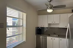 901 Flanders S, Delray Beach, FL 33484 - Photo 4