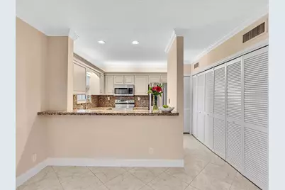 333 SE 20th Avenue #204, Deerfield Beach, FL 33441 - Photo 16