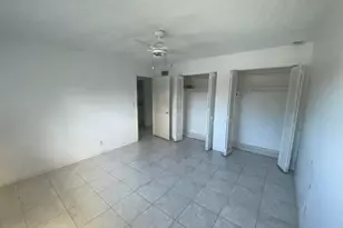 705 NE 2nd St, Hallandale Beach, FL 33009 - Photo 10