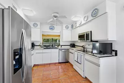 5787 Lakeview Mews Place, Boynton Beach, FL 33437 - Photo 14