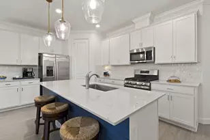 524 SE Mulberry Wy, Port Saint Lucie, FL 34984 - Photo 4