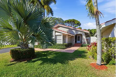 2842 Kelly Brooke Lane, Deerfield Beach, FL 33442 - Photo 2