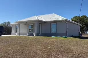 9019 S Castle Cir, Labelle, FL 33935 - Photo 18