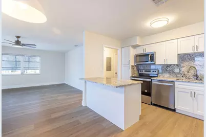 114 S Lakeside Drive #116, Lake Worth Beach, FL 33460 - Photo 4