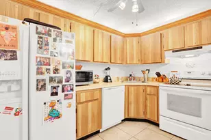 309 Knotty Pine Cir, Greenacres, FL 33463 - Photo 8