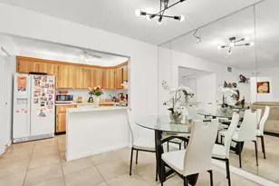 309 Knotty Pine Cir, Greenacres, FL 33463 - Photo 6