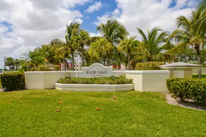 2555 Creekside Drive, Fort Pierce, FL 34981 - Photo 2