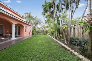 16613 NW 77th Path, Miami Lakes, FL 33016 - Photo 2