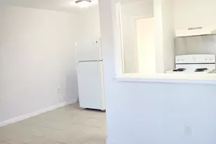 126 Cleveland St, Palm Springs, FL 33461 - Photo 8