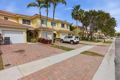 1218 Imperial Lake Road, West Palm Beach, FL 33413 - Photo 2