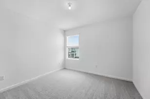 10461 NW Suncrest Loop, Port Saint Lucie, FL 34987 - Photo 16