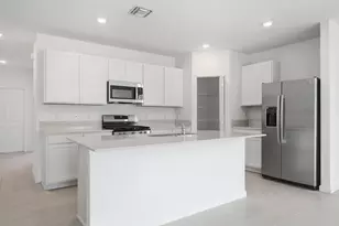 10461 NW Suncrest Loop, Port Saint Lucie, FL 34987 - Photo 4