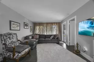 203 Lake Carol Dr, West Palm Beach, FL 33411 - Photo 2