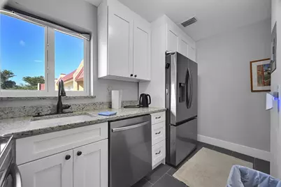 203 Lake Carol Drive, West Palm Beach, FL 33411 - Photo 12