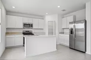 10485 NW Suncrest Loop, Port Saint Lucie, FL 34987 - Photo 2