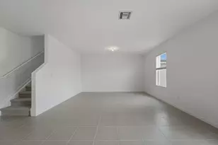 10485 NW Suncrest Loop, Port Saint Lucie, FL 34987 - Photo 4