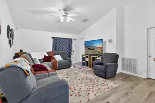 1011 SE Euclid Ln, Port Saint Lucie, FL 34983 - Photo 12