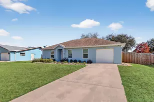 1011 SE Euclid Ln, Port Saint Lucie, FL 34983 - Photo 2