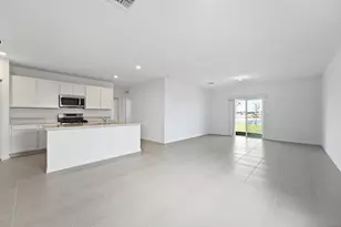 10754 NW Moon Rise Ln, Port Saint Lucie, FL 34987 - Photo 2