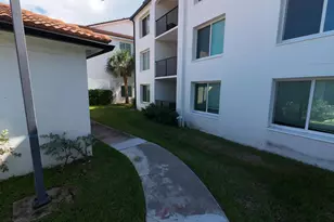 401 Villa Cir, Boynton Beach, FL 33435 - Photo 8