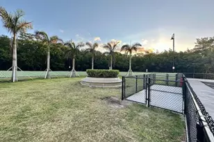 401 Villa Cir, Boynton Beach, FL 33435 - Photo 52