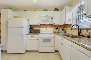 2929 SE Ocean Blvd, Stuart, FL 34996 - Photo 10