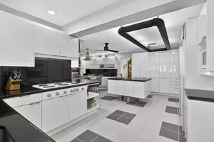 5564 Whirlaway Rd, Palm Beach Gardens, FL 33418 - Photo 12