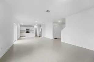 10835 NW Moon Rise Ln, Port Saint Lucie, FL 34987 - Photo 2