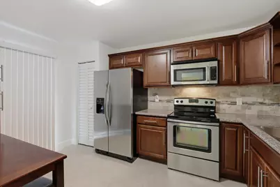 4330 Lucerne Villas Lane, Lake Worth, FL 33467 - Photo 4