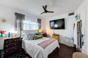 8225 Sunrise Lakes Blvd, Sunrise, FL 33322 - Photo 16