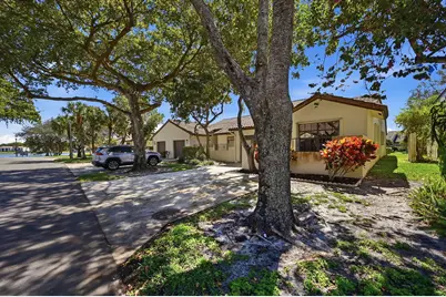 440 Ashwood Place, Boca Raton, FL 33431 - Photo 2