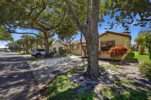 440 Ashwood Pl, Boca Raton, FL 33431 - Photo 2