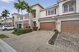 12 Nottingham Pl, Boynton Beach, FL 33426 - Photo 2