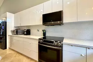 2840 S Oakland Forest Dr, Oakland Park, FL 33309 - Photo 10