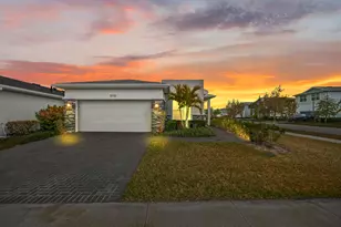 10751 SW Hensley St, Port Saint Lucie, FL 34987 - Photo 2