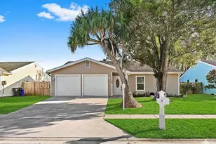 7902 Burlwood Ln, Lake Worth, FL 33467 - Photo 1