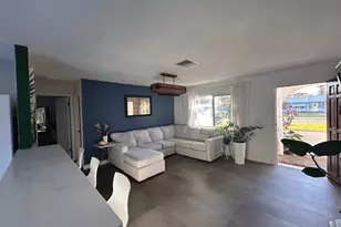 1301 SE Sandpiper Ln, Stuart, FL 34996 - Photo 10