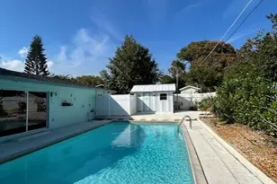 1301 SE Sandpiper Ln, Stuart, FL 34996 - Photo 10