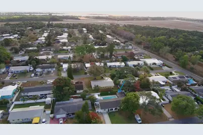 1301 SE Sandpiper Lane, Stuart, FL 34996 - Photo 4