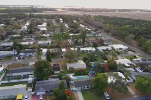 1301 SE Sandpiper Ln, Stuart, FL 34996 - Photo 4