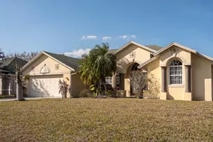 2417 SE Dogwood Ave, Port Saint Lucie, FL 34952 - Photo 4